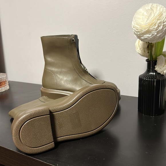 EGO official winter and autumn boots. NWT - Picture 5 of 8